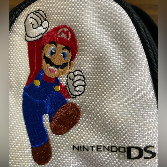 Nintendo Mario DS case. 2 zippered compartments - Picture 4 of 5